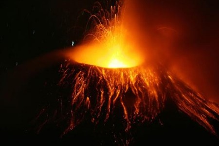 ¿Cómo se producen las erupciones volcánicas?